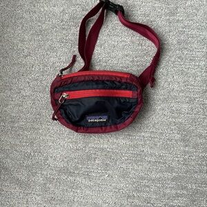 Patagonia Terravia Mini Hip Pack 1L Maroon 
/Red/ Navy Blue